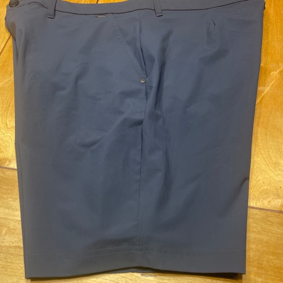 Vuori Fleet Chino Short Size 36 Color Charcoal with 8 Inch Inseam - Picture 13 of 16